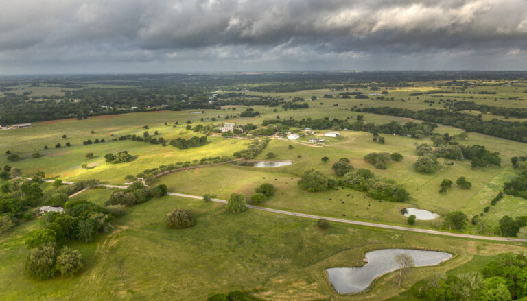 5211 Cedar Hill Road Brenham, Texas
