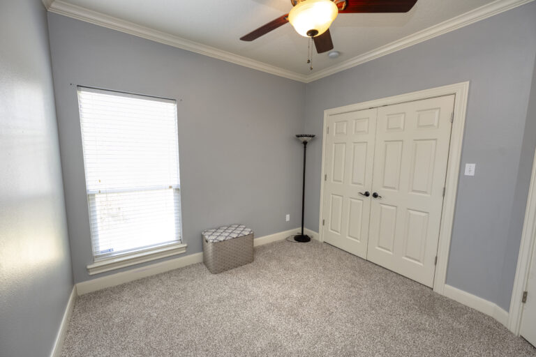 402 Scattered Oaks Circle, Brenham Texas 77833