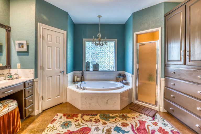 415 Lynn Road Bellville, Texas 77418