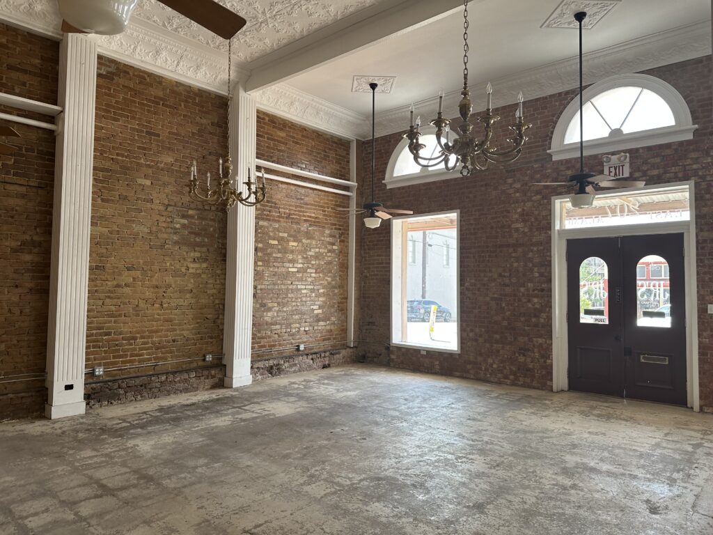 207 E. Alamo Street Brenham, Texas 77833