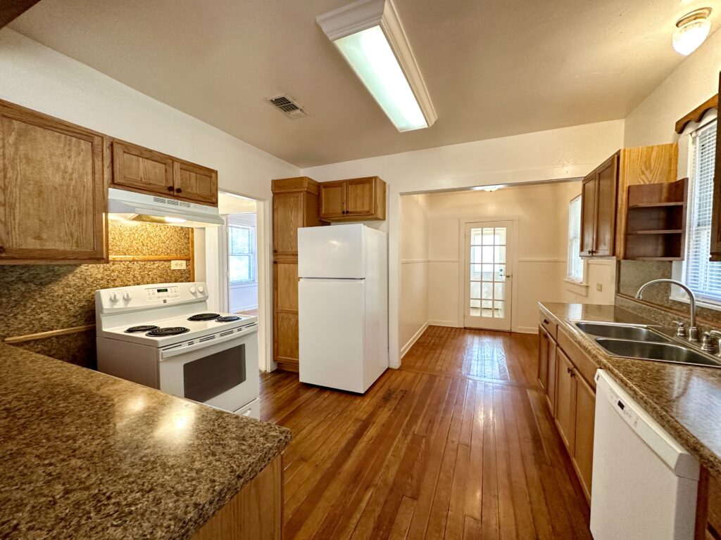 806 Crockett Street Brenham, Texas 77833