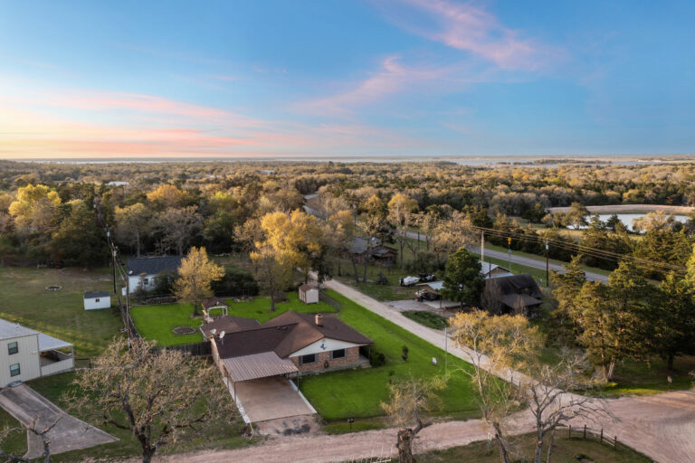 1250 Sherwood Road Brenham, Texas 77833