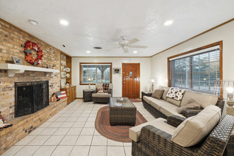 1250 Sherwood Road Brenham, Texas 77833