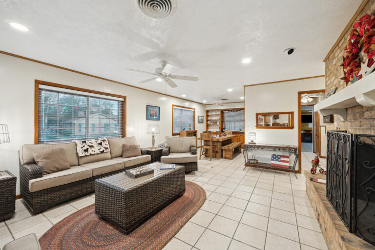1250 Sherwood Road Brenham, Texas 77833