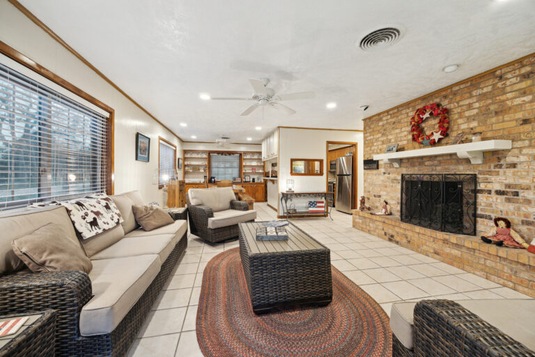 1250 Sherwood Road Brenham, Texas 77833