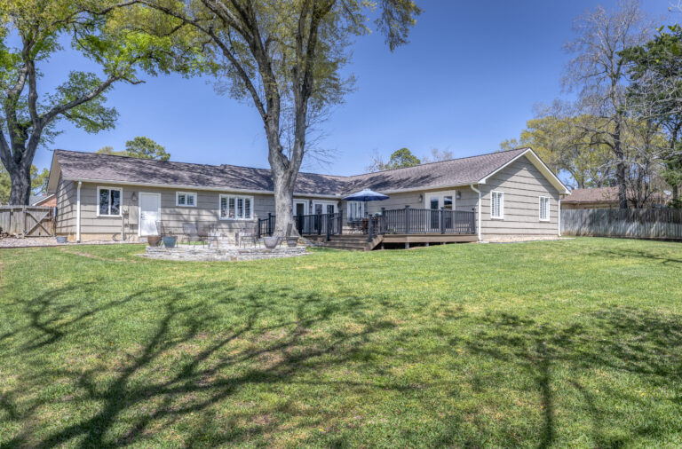 5440-house-backyard-1