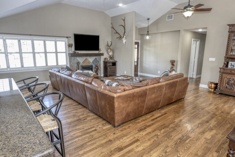 5440-living-area-1