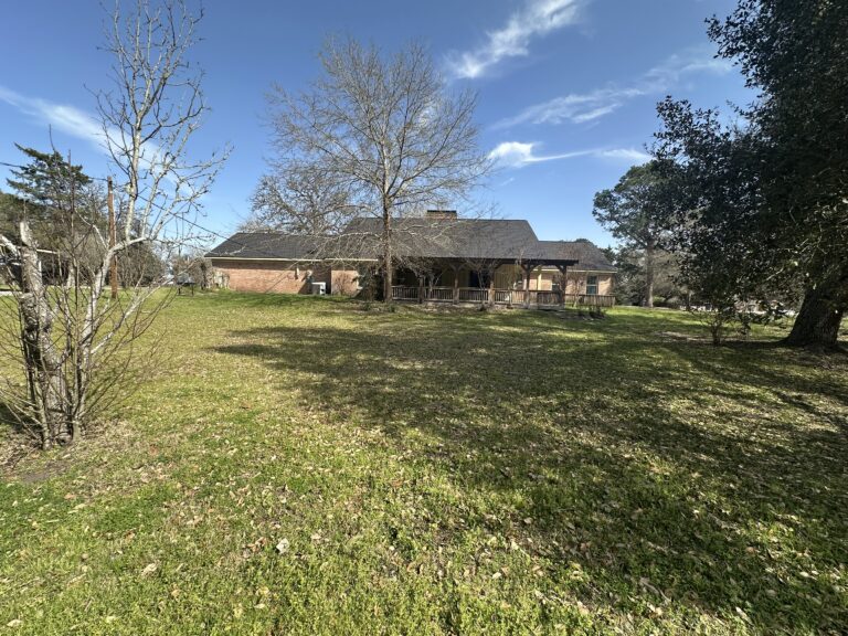 302 Cedar Circle Brenham, Texas 77833