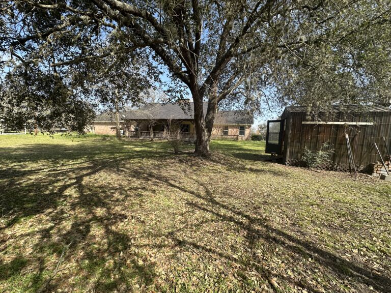 302 Cedar Circle Brenham, Texas 77833