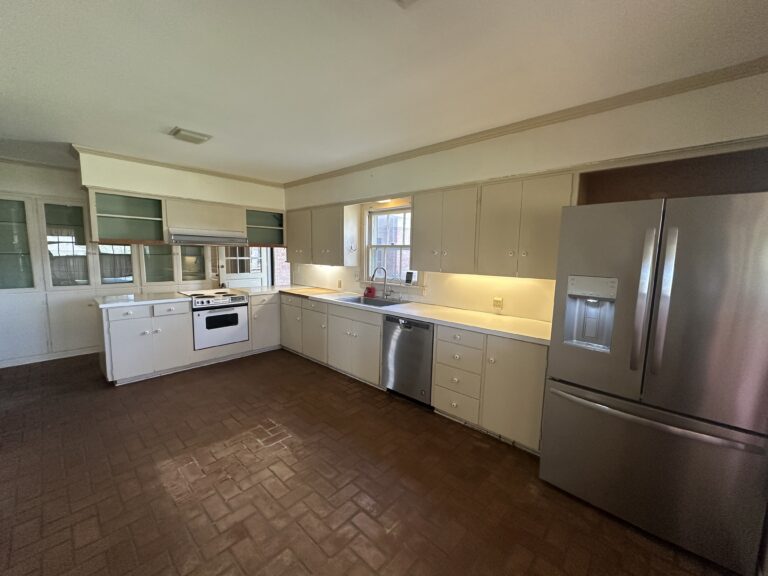302 Cedar Circle Brenham, Texas 77833