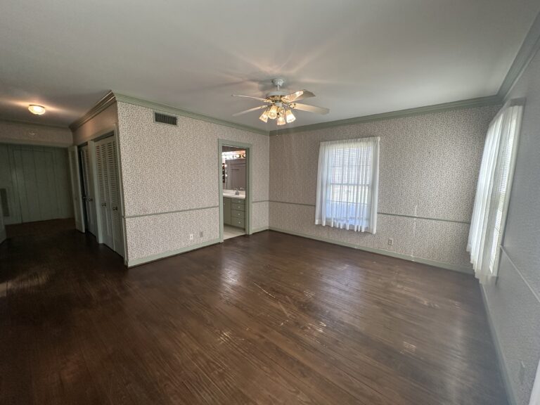 302 Cedar Circle Brenham, Texas 77833