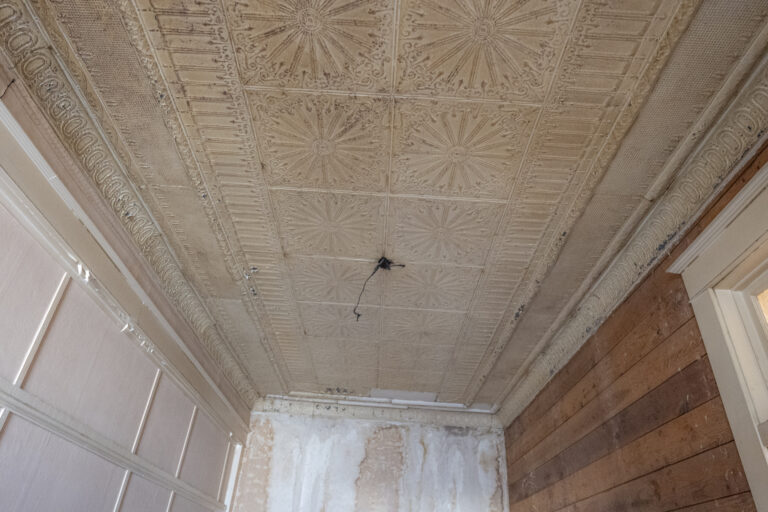 16-090-ceiling-details