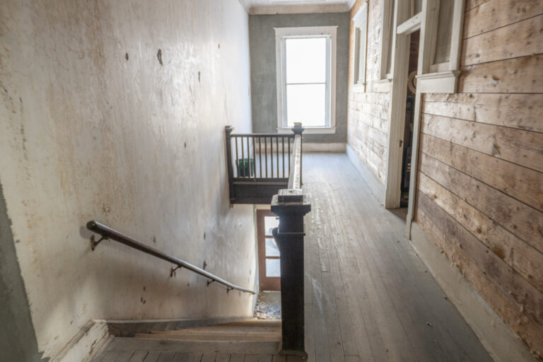 16-090-stairs-1
