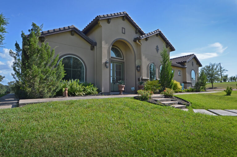 4271-FRONT HOME CLOSE-INT