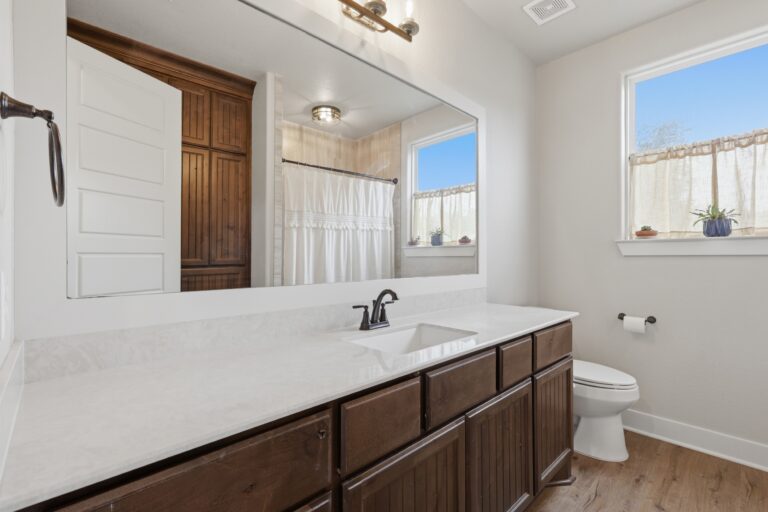 6100-Bathroom 2