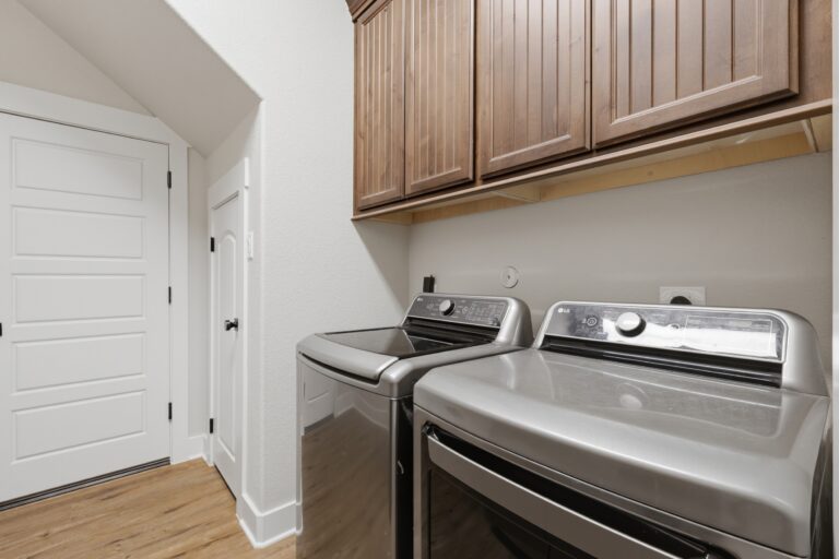 6100-Laundry Room