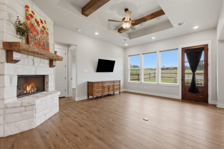 6100-Living Room