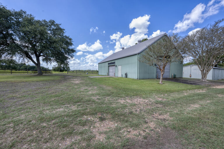 6101-barn-1-INT
