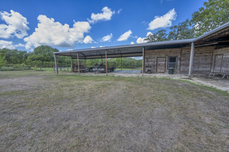 6101-barn-equipment-storage-area-INT