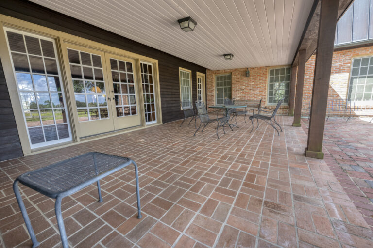6101-main-house-backporch-INT