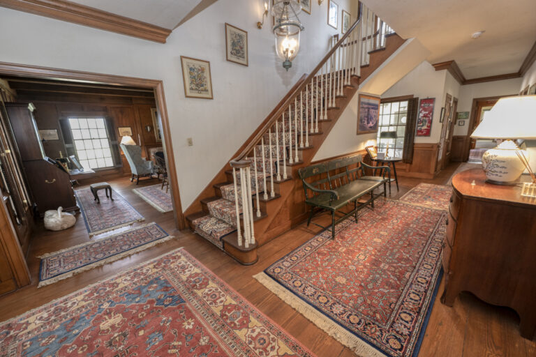 6101-main-house-entry-INT