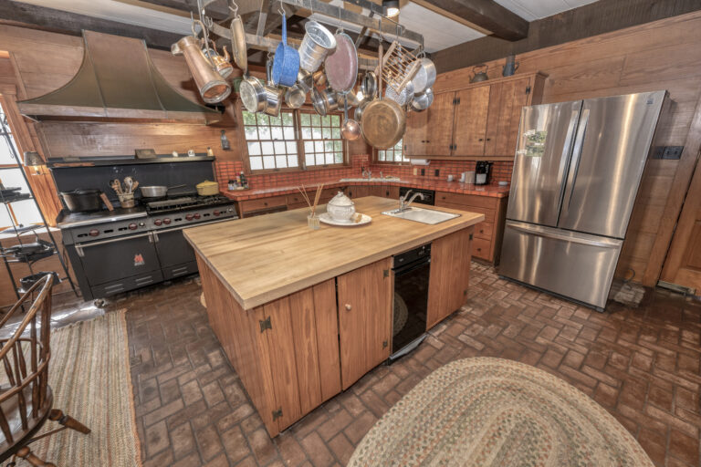 6101-main-house-kitchen-2-INT