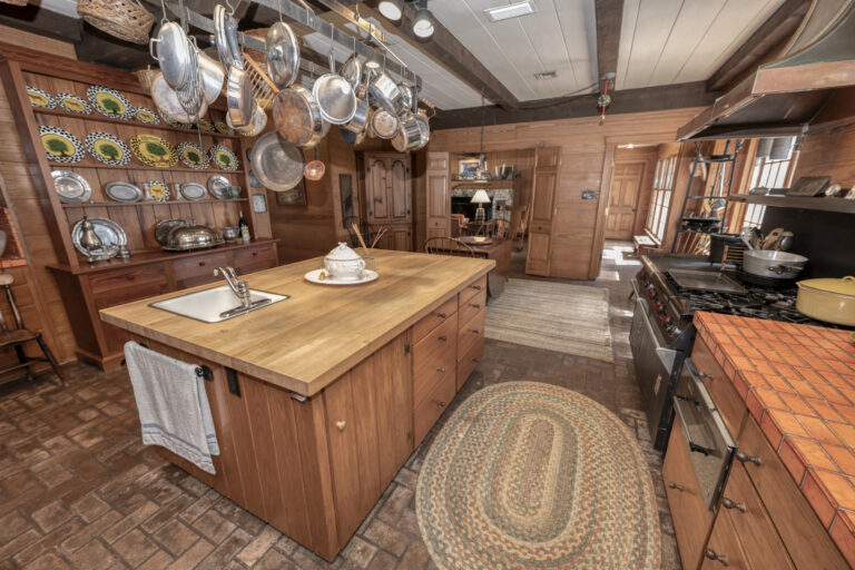 6101-main-house-kitchen-3-INT