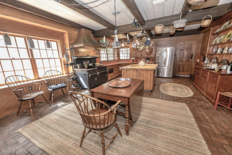 6101-main-house-kitchen-4-INT