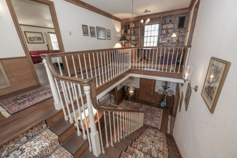 6101-main-house-stairs-INT