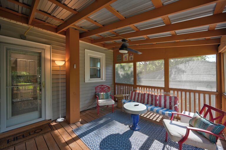 Exterior Screened Porch B